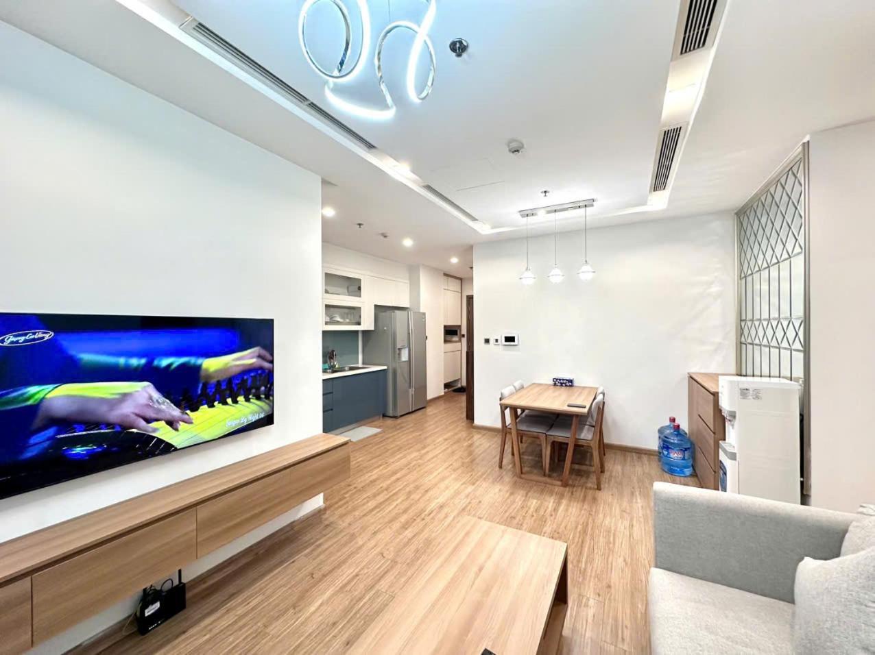Luxury Apartment In Vinhomes Metropolis هانوي المظهر الخارجي الصورة