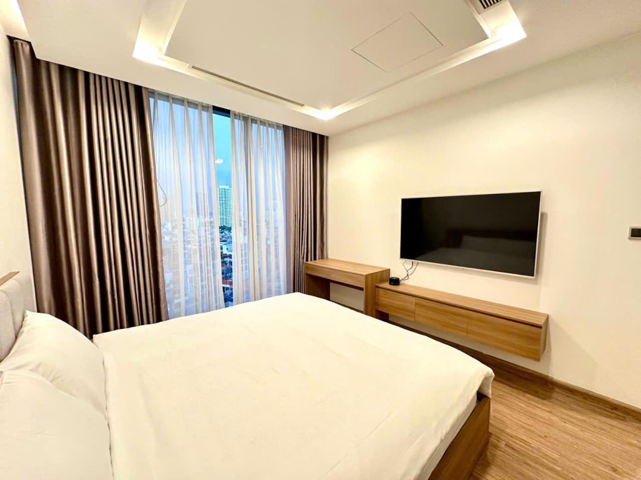Luxury Apartment In Vinhomes Metropolis هانوي المظهر الخارجي الصورة