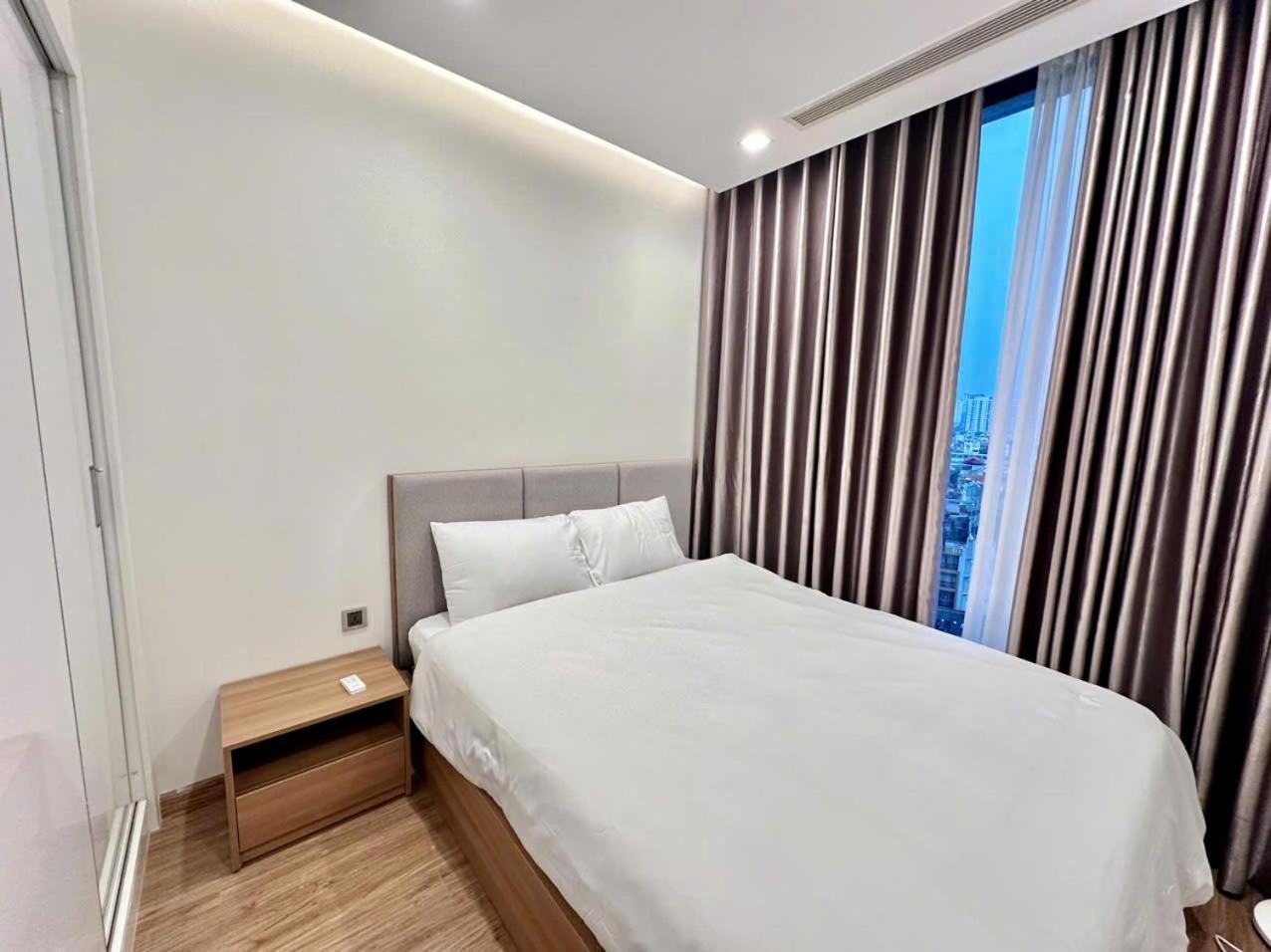 Luxury Apartment In Vinhomes Metropolis هانوي المظهر الخارجي الصورة