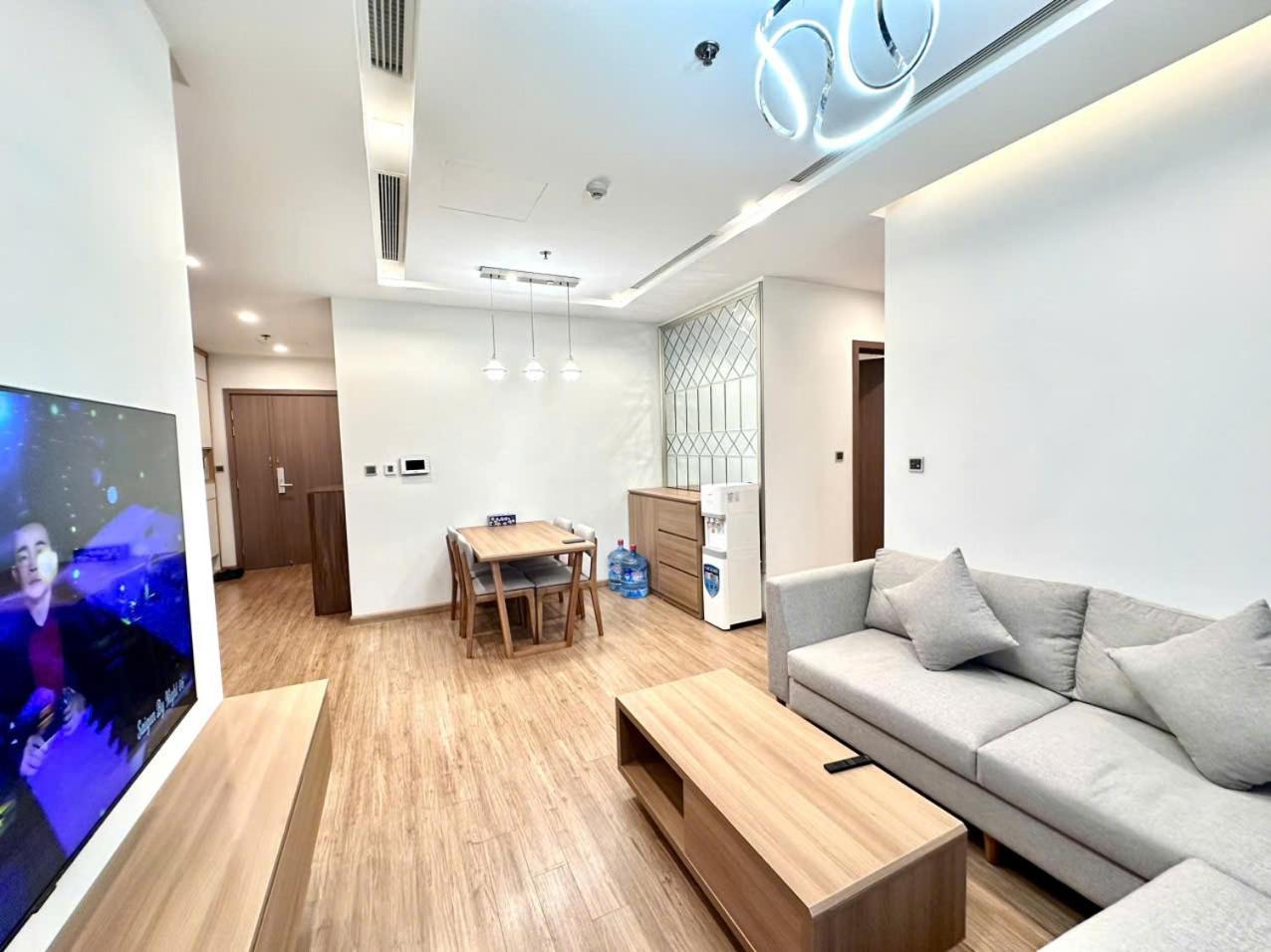 Luxury Apartment In Vinhomes Metropolis هانوي المظهر الخارجي الصورة