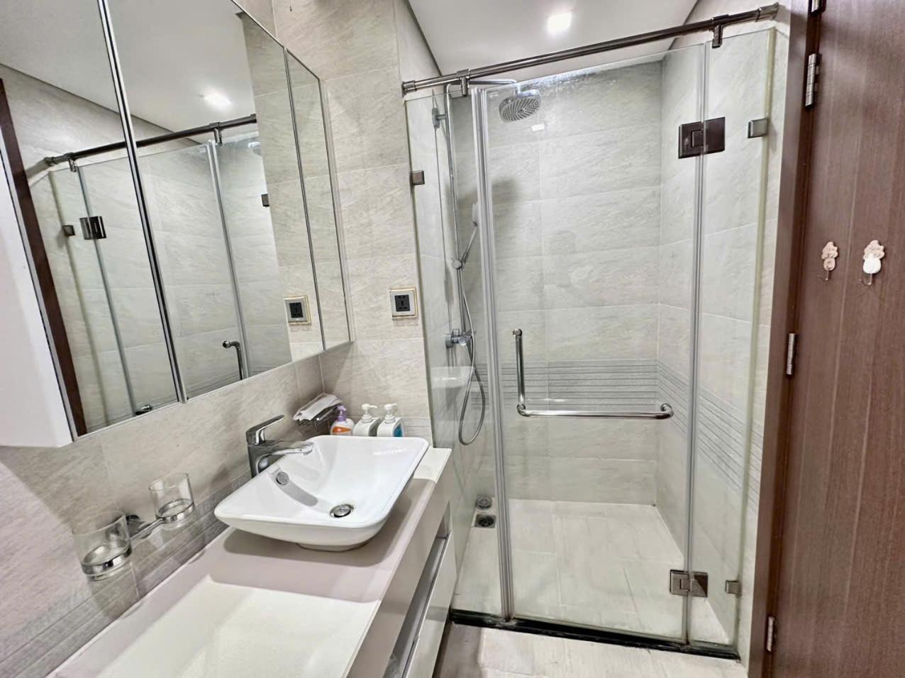 Luxury Apartment In Vinhomes Metropolis هانوي المظهر الخارجي الصورة
