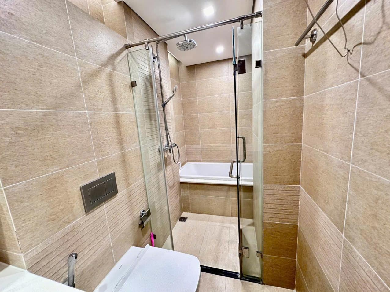 Luxury Apartment In Vinhomes Metropolis هانوي المظهر الخارجي الصورة