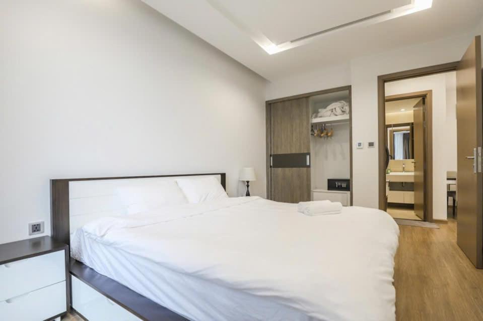 Luxury Apartment In Vinhomes Metropolis هانوي المظهر الخارجي الصورة